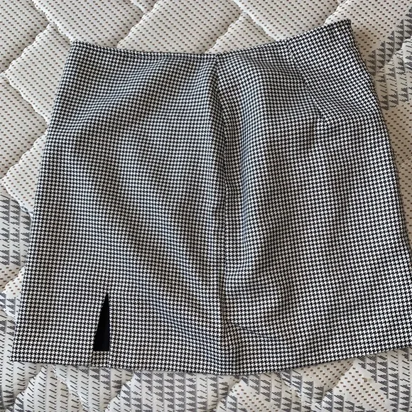 Pattern Mini Skirt - Picture 3 of 4